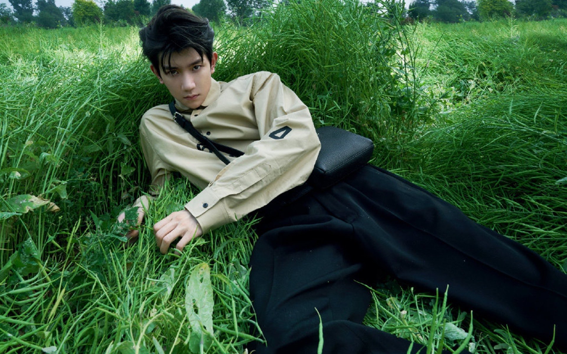 爱游戏-海湾者后防表现坚韧，拼抢积极，海湾旅行者