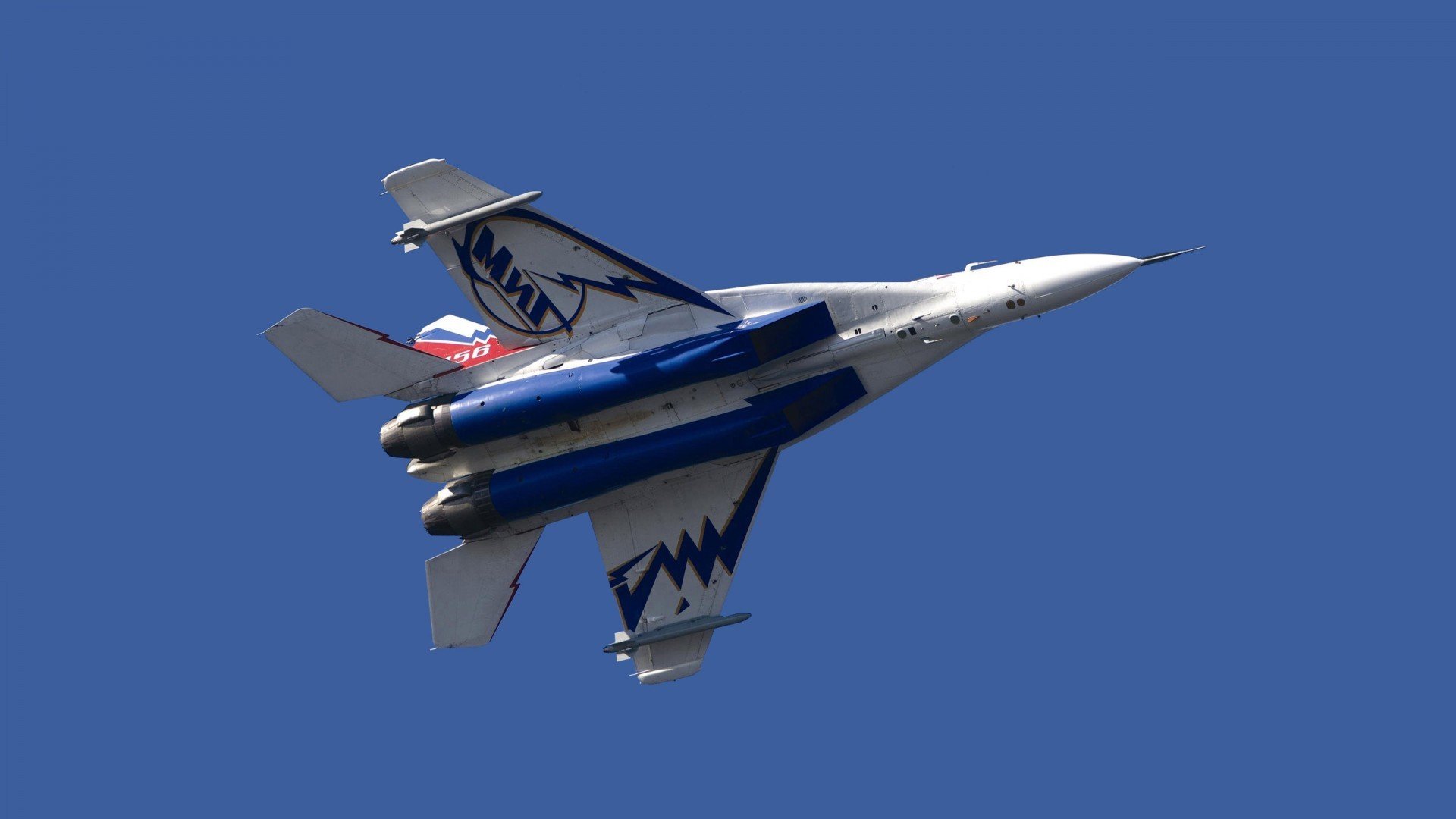 都灵加强后腰覆盖弥补防守漏洞