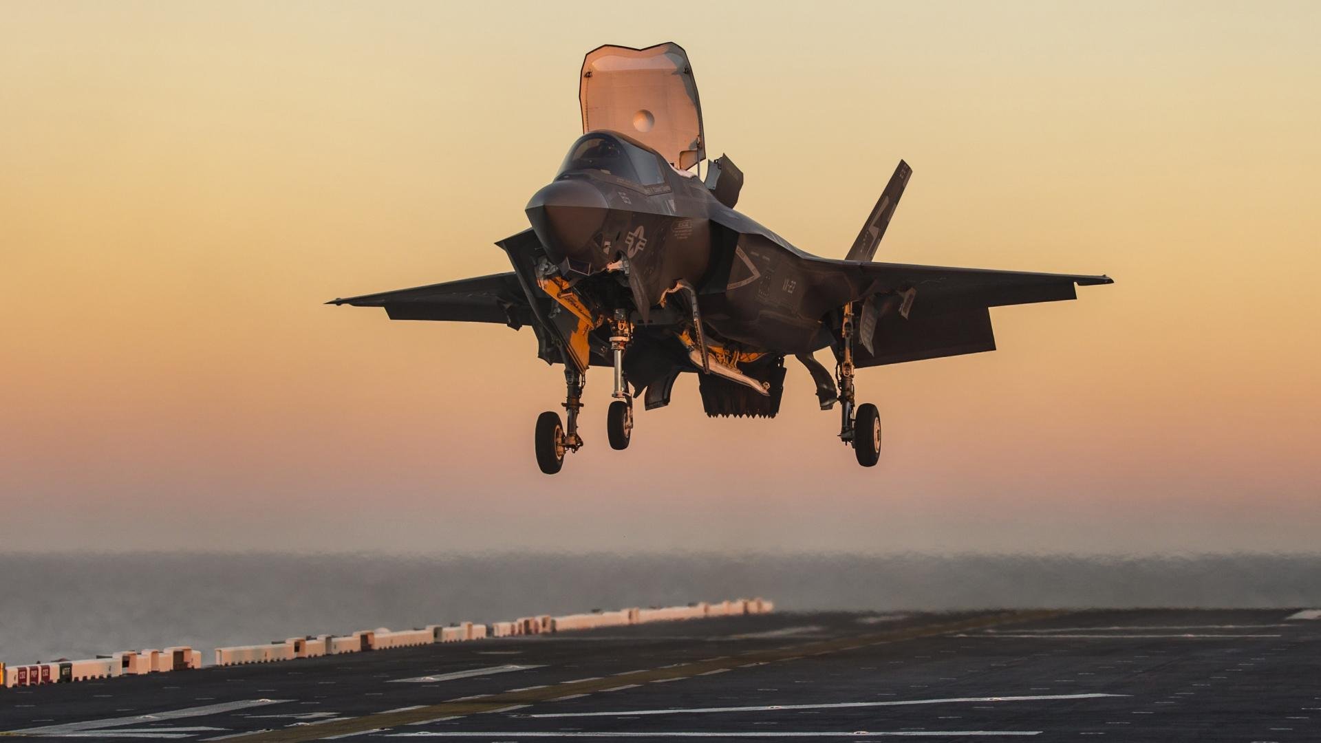 爱游戏中国官方网站平台-伯科夫稳扎稳打掌控比赛节奏，伯日涅科夫