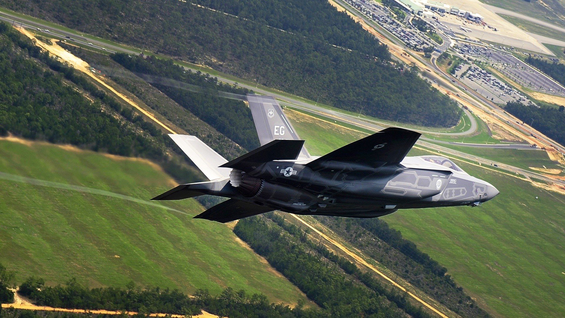 伊利亚·哈伦男子蝶泳赛场新星崛起