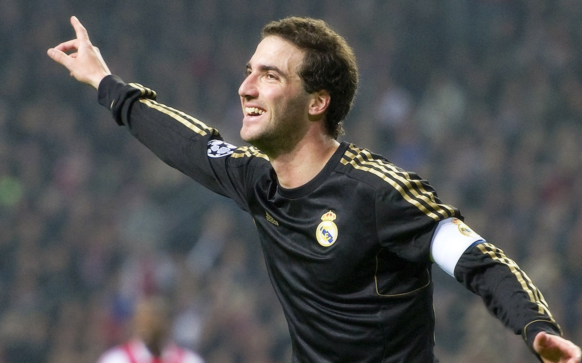 爱游戏app下载-麦考的战术智慧使全黑队战斗力倍增